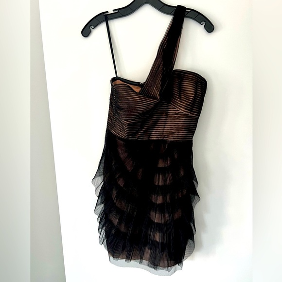 Black BCBGMaxAzria mini dress in size 4- worn once - Picture 1 of 6